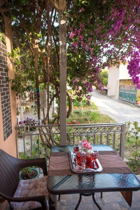 Bougainvillea House 1 Kalamata Exterior photo