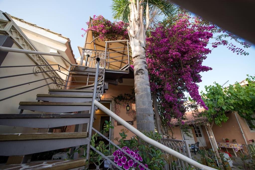 Bougainvillea House 1 Kalamata Exterior photo